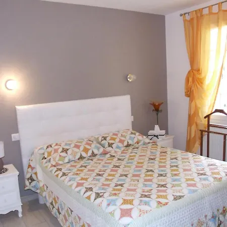 Maison Comayou Bed & Breakfast