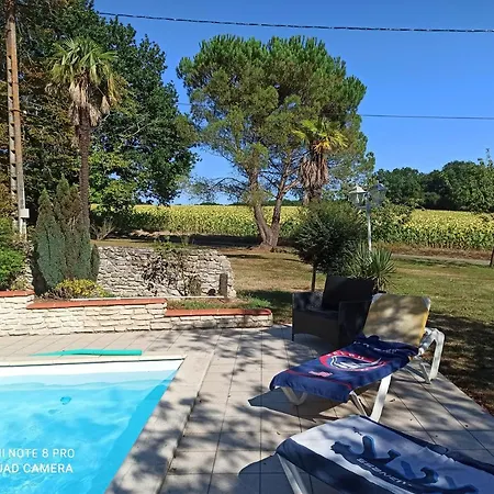Bed & Breakfast Maison Comayou 3*